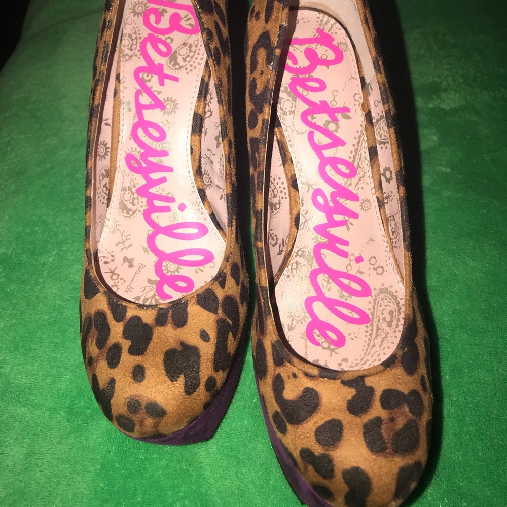 🌸Betsey Johnson BETSEYVILLE Pumps🌸